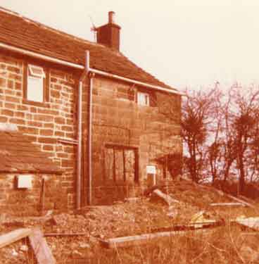 Former cottages later incorporated into the Rose and Crown public house, No. 21 Stour Lane