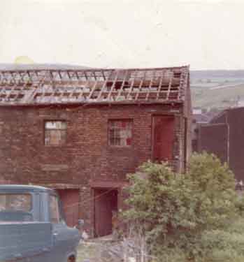 Unidentified housing prior to demolition, Stocksbridge