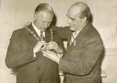 Mr John Gordon Buxton (left) [St John Ambulance]