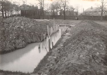 Construction of air raid trenches in Hillsborough Park 