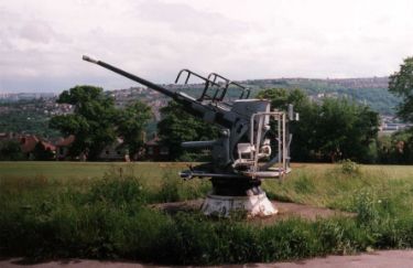 Anti aircraft gun, possibly located at Loxley House, Ben Lane, Wadsley
