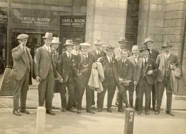 Probable employees of (Lee of Sheffield Ltd.) Arthur Lee and Sons Ltd., steel manufacturers