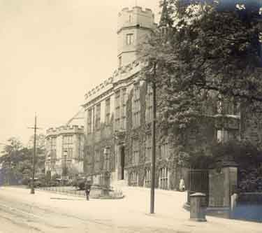 Western Bank showing the University of Sheffield and the Edgar Allen Library