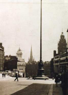 The Regent Cinema (right) and the Cinema House (left), Barkers Pool showing (centre) the Barkers Pool War Memorial