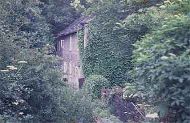 Cottages on Herries Road near to the Five Arches Railway Viaduct,