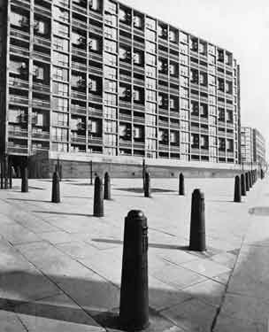 Park Hill Flats: The entrance from South Street to the Pavement Shopping Centre
