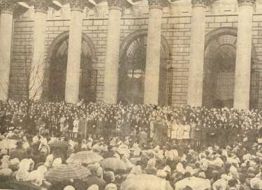 Switching on the Christmas lights outside the City Hall by Lord Mayor, Alderman James Wilfred Sterland