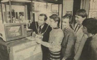 Launch of City Libraries new Sheaf computerised information service by Lord Mayor, Councillor Frank Prince