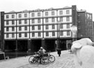 Sheffield Canal Basin, Straddle Warehouse showing the Heron and Fish sculpture by Vega Bermejo 