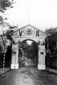 View: s03428 Royal visit of Prince and Princess of Wales (later became King Edward VII and Queen Alexandra). Decorative arch on Fulwood Road/Riverdale Road