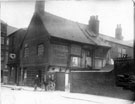 View: s05466 Old Queen's Head public house, No. 40 Pond Hill. Formerly the Hall in the Ponds, earliest mention was in 1582 in an 'inventory of contents' made by George, the Six Earl of Shrewsbury. In 1770, referred to as the former wash-house to Sheffield Manor 