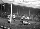 Mordue scores Sunderland's goal, Owlerton, Sheffield Wednesday 2 Sunderland 1