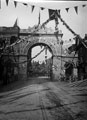 View: y00621 Royal visit of Queen Victoria, decorative arch in Barkers Pool