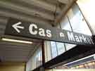 View: a01544 Directional sign with missing letters during the last days of Castle Market 