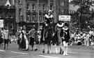 View: s32355 Mary Queen of Scots brought to Sheffield under the custody of the Earl and Countess of Shrewsbury AD 1570 as portrayed by the Dilys Guite Players at the Sheffield Pageant, outside the Town Hall