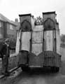 View: u09383 Refuse collection. Hydraulic bin lifting gear, initial position, 'method 1'