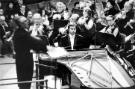 Halle Orchestra and pianist